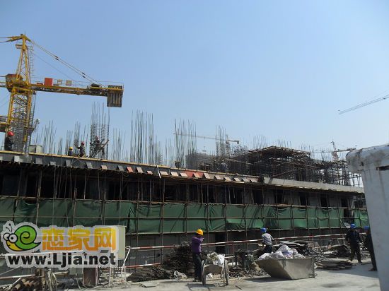 金宇山頂花園施工現(xiàn)場(chǎng)（2011.4.19）
