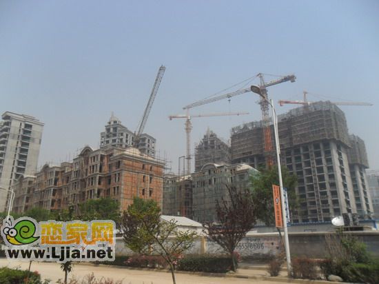 楓丹白露一期施工現(xiàn)場