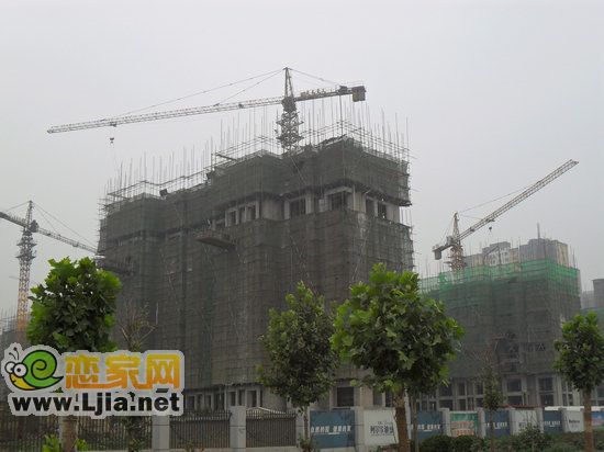 阿爾卡迪亞二期藍(lán)天城施工現(xiàn)場