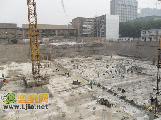 鉑鑰中心施工現(xiàn)場