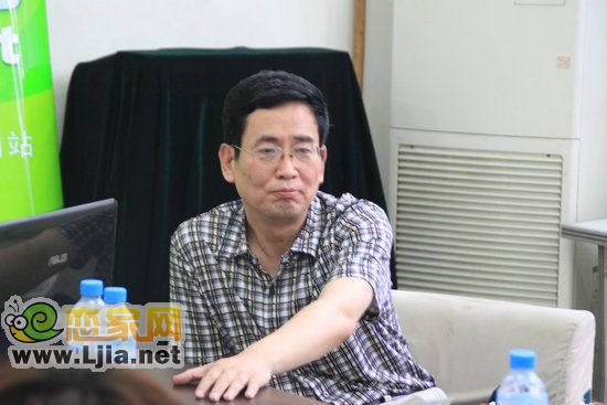 邯鄲市社會(huì)科學(xué)研究所所長(zhǎng)：曲晨