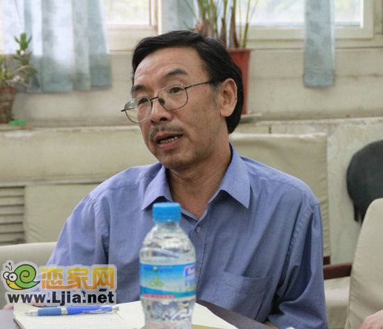 邯鄲社會(huì)科學(xué)研究所副所長(zhǎng)、邯鄲大學(xué)客座教授：唐品陽(yáng)
