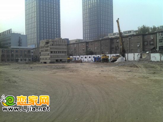 金御華府施工現(xiàn)場(chǎng)