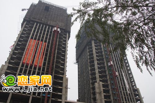 中道大廈封頂