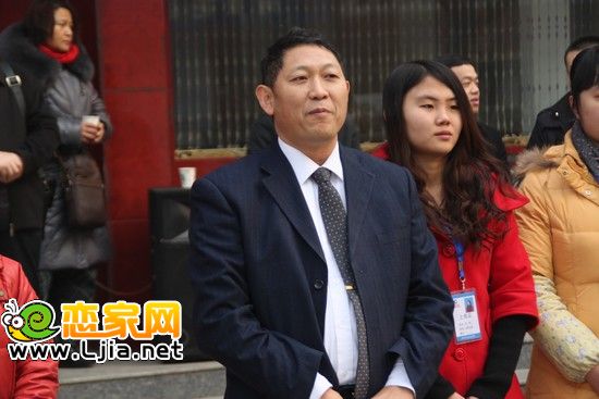公司總經(jīng)理要鎖先生致歡迎詞