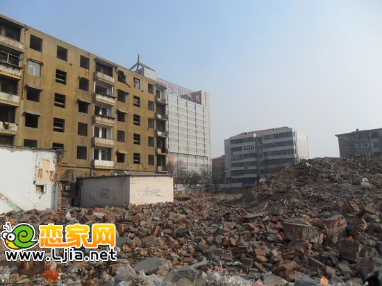 中和商廈項(xiàng)目拆遷現(xiàn)場(chǎng)(2012.2.1)