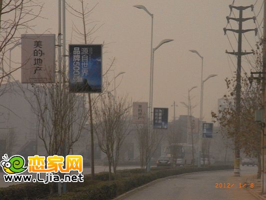 中華大街美的城燈桿燈箱廣告