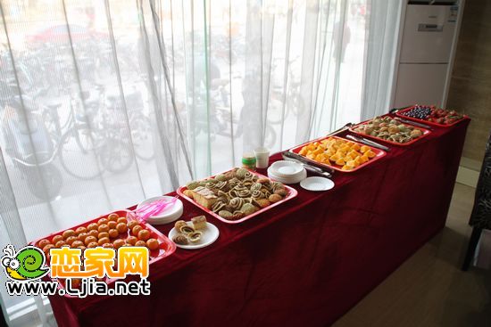 美的地產(chǎn)為客戶準(zhǔn)備的糕點(diǎn)