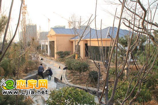 月亮灣建設(shè)中的樣板間