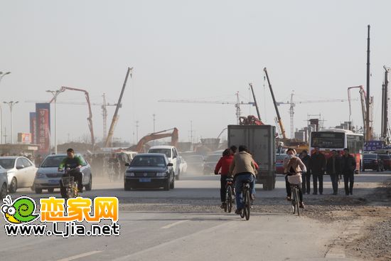 中華大街與南環(huán)路交叉口立交橋施工現(xiàn)場