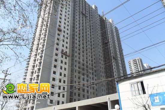 鴻基行政公館工程進(jìn)度（2012.4.3）