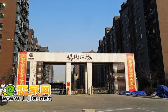 安居綠樹林楓大門實(shí)拍