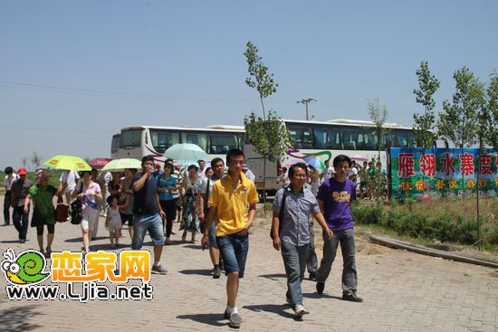 抵達(dá)白洋淀用餐地