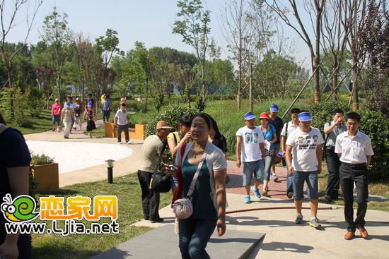 萬合會會員準備參觀美蘆莊園
