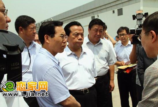 省委常委、副省長聶辰席一行在現(xiàn)代（邯鄲）國際汽貿(mào)城參觀視察