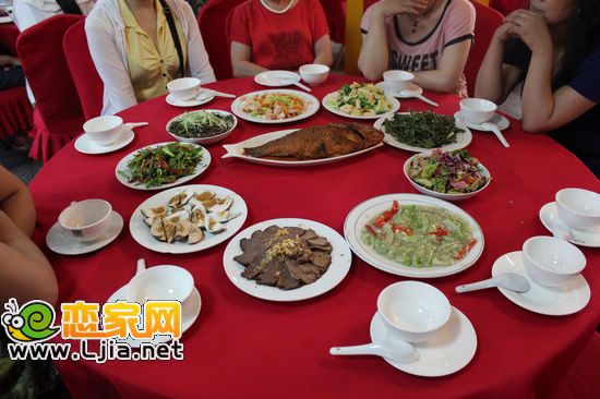 特色飯店雜魚老店進行用餐