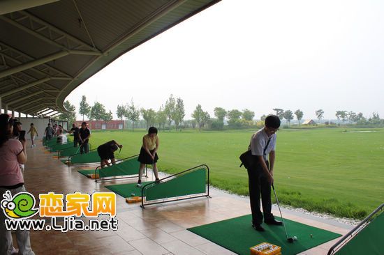 體驗高爾夫球