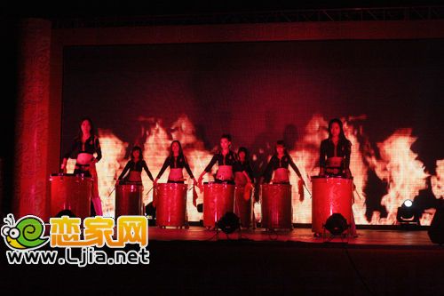 精彩開幕水鼓舞表演