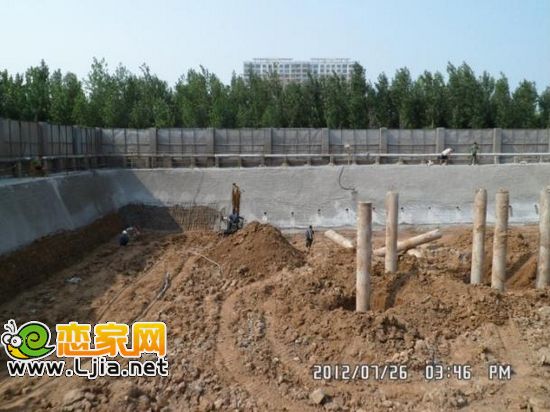4#樓打錨索眼、護坡鋼筋綁扎、噴面