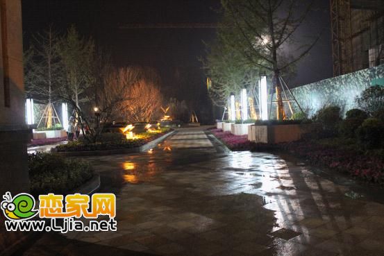 美的城夜景園林-社區(qū)小路