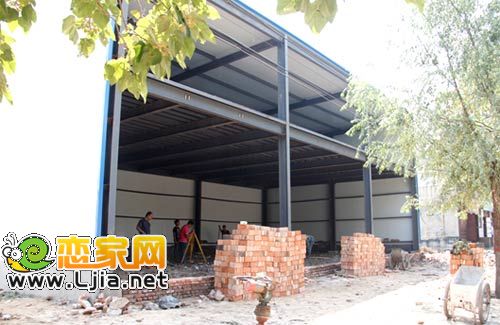 陽光水岸售樓處搭建中