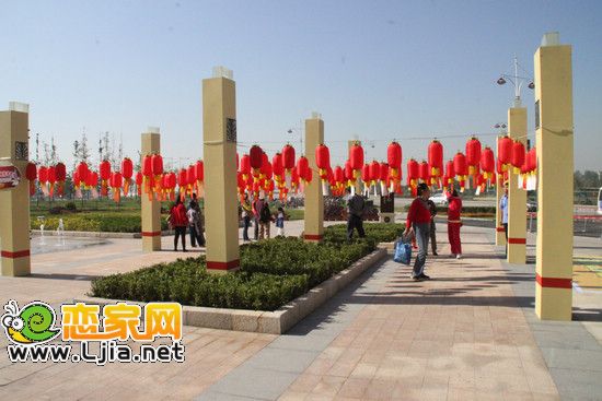 美的城國(guó)慶節(jié)門前廣場(chǎng)