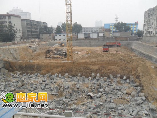 邯鄲義烏小商品批發(fā)城項(xiàng)目工地（2012.10.17）