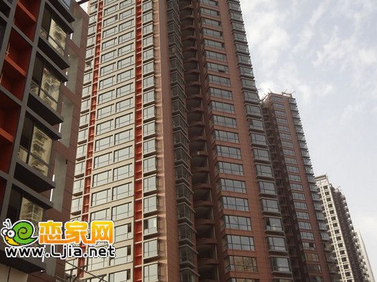 近看安居東城的外立面