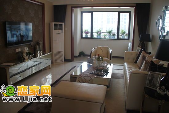 美的城10號(hào)樓121㎡樣板房 客廳