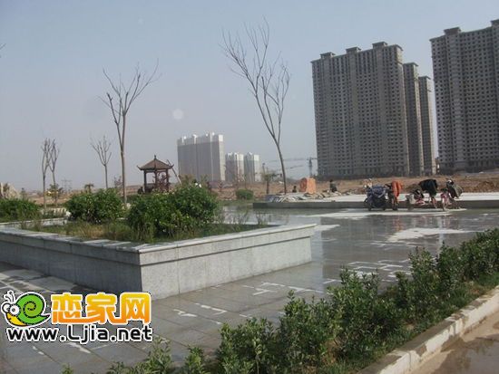 萬聚凱旋城沿河景觀帶實景