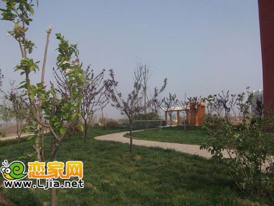 萬聚凱旋城沿河景觀帶實景