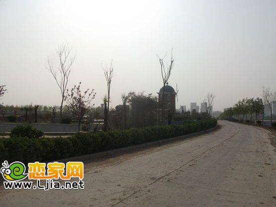 萬聚凱旋城沿河景觀帶實(shí)景