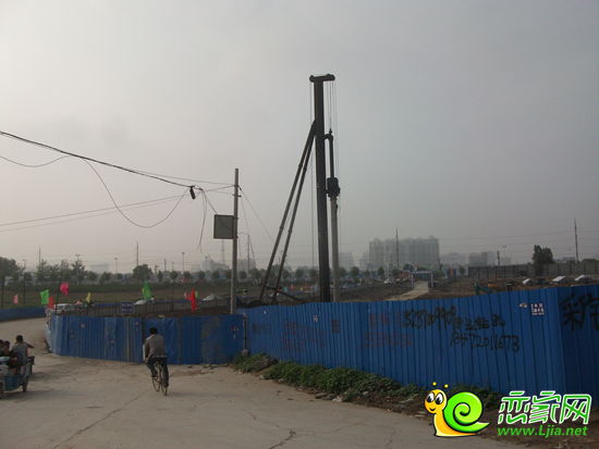 萬聚凱旋城項(xiàng)目北大橋建設(shè)實(shí)景