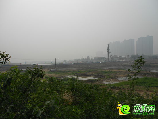 萬(wàn)聚凱旋城項(xiàng)目北大橋建設(shè)實(shí)景
