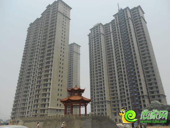 萬(wàn)聚凱旋城一期工程進(jìn)度實(shí)景