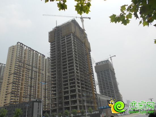 創(chuàng)鑫華城商業(yè)廣場(chǎng)工程進(jìn)度實(shí)景