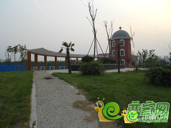 萬聚凱旋城沿支漳河綠化景觀帶實(shí)景