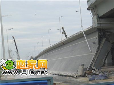 哈爾濱塌橋事故現(xiàn)場(chǎng)