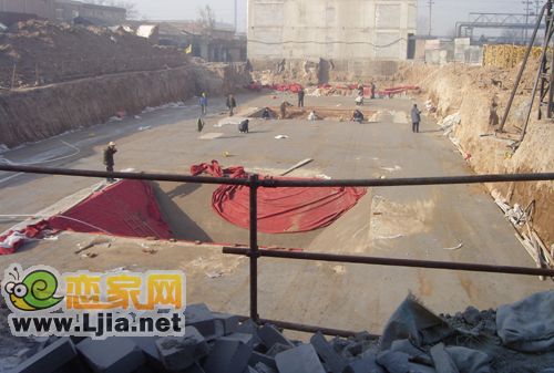 美意苑項(xiàng)目2號(hào)樓打地基
