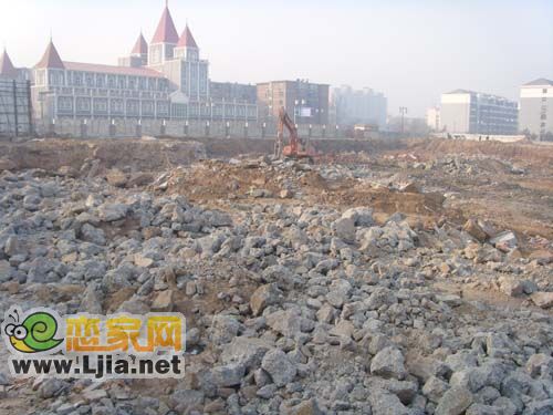 金恒基鹿城國際項(xiàng)目工地正在挖槽