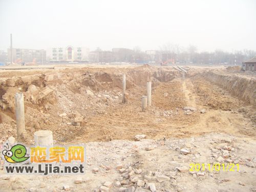 中央公園項(xiàng)目南側(cè)工地工程進(jìn)展圖