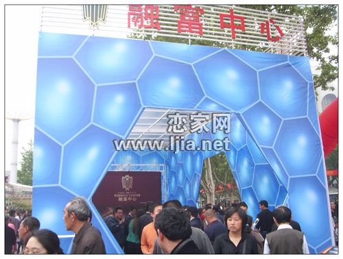 展會(huì)也山寨？傳說(shuō)中的水立方？