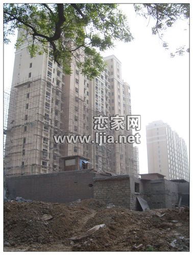 邯鄲市龍旺名城商貿(mào)城拆遷現(xiàn)場(chǎng)