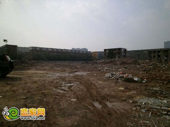 和平新世界廣場工地