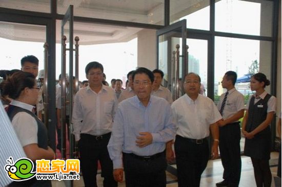 美的集團董事長何先生蒞臨美的城