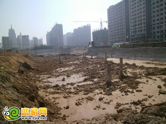 現(xiàn)代頤和佳苑2#樓工程進(jìn)度（2012.08.24）