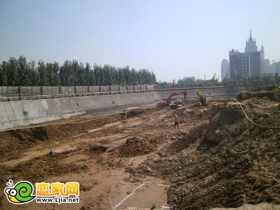 現(xiàn)代頤和佳苑4#樓工程進(jìn)度（2012.08.24）
