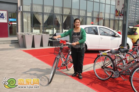 創(chuàng)鑫陽光城活動現(xiàn)場中獎客戶