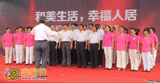 大合唱《最美的歌唱給媽媽》