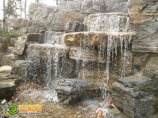 月亮灣假山與瀑布